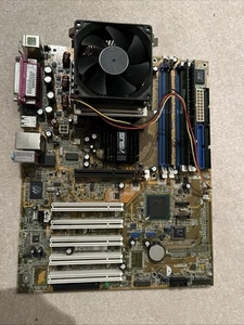 Asus P4 P800 SE. Das Mainboard - Bundle hat CPU und Kühler hat 500GRAM-Speicher. - Bild 1 von 1