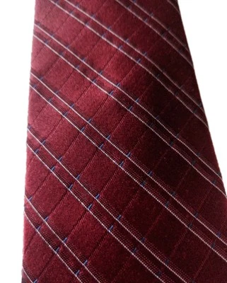 Corbata de cuello Madison 100 % seda para hombre Merlot sutil blanca a rayas diagonales Foto 1 de 4