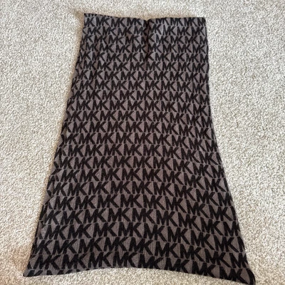 Подлинный шарф Michael Kors Infinity золотисто-коричневый с логотипом MK - Изображение 1 из 2