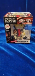 Figura de vinilo Krampus hecha a mano por robots - Imagen 1 de 2