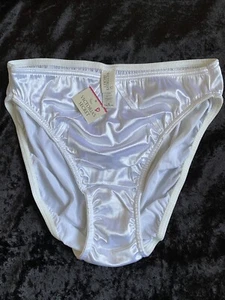 VICTORIA’S SECRET Vintage Second Skin Satin White Hipster Knickers, Medium - Picture 1 of 8
