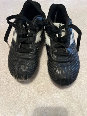 Starter Brand Boys Soccer Cleats. Black And White Boys Size 4 - Image 1 of 4
