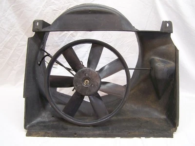 Cubierta de ventilador Corvette 1976-1978 GM# 379937 con ventilador GM adicional en excelente estado Foto 1 de 4