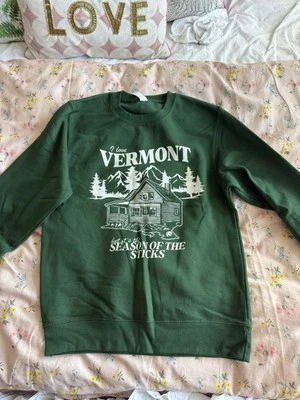 Green Jumper I Love Vermont It’s The Season Of The Sticks Size XS - Image 1 of 4