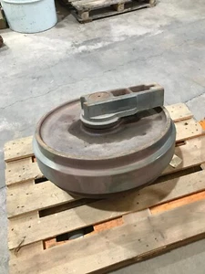 Doosan DX480/520LC Idler Assy-270-00059C - Picture 1 of 4