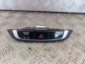 Commande Central Bouton Warning - MERCEDES CLASS B I (1) PHASE I (1) - Picture 1 of 4