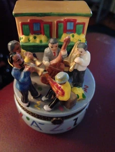 Porcelain Hinged Trinket Box 5-man Jazz Band - Picture 1 of 5