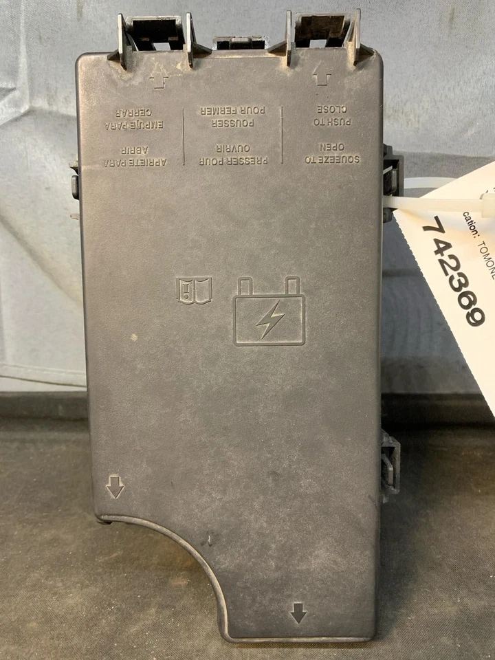 Fits 2008-2009 Dodge Avenger Body Control Module Fuse Box OEM#:68048352AA Foto 1 de 4