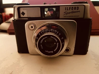 Ilford Sportsmaster  1961 35mm Vintage Camera. Superb Specimen. - Image 1 of 4
