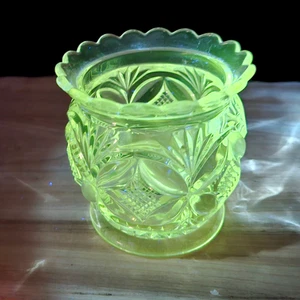 UV Reactive Pressed Glass Toothpick Holder 3.25" Vintage Patterned Clear - Picture 1 of 4