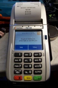 First Data FD130 Credit Card Terminal Machine With Power Cord & Supply - Picture 1 of 12