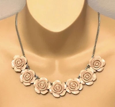 Collar de cadena de plata para mujer H&M con detalles de rosa rosa Foto 1 de 4