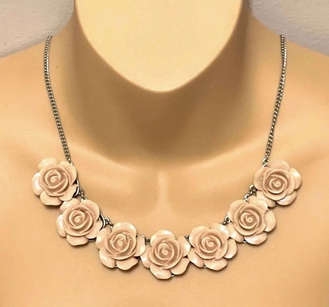 H&M женщин серебряная цепочка ожерелье с розовыми розовыми акцентами - Изображение 1 из 4