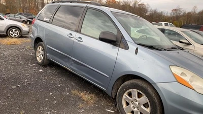 04 05 06 07 08 09 10 Conjunto parachoques trasero TOYOTA SIENNA Foto 1 de 4