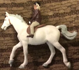 Estatuilla de plástico de niña con coletas de Britains niño jinete - Imagen 1 de 10
