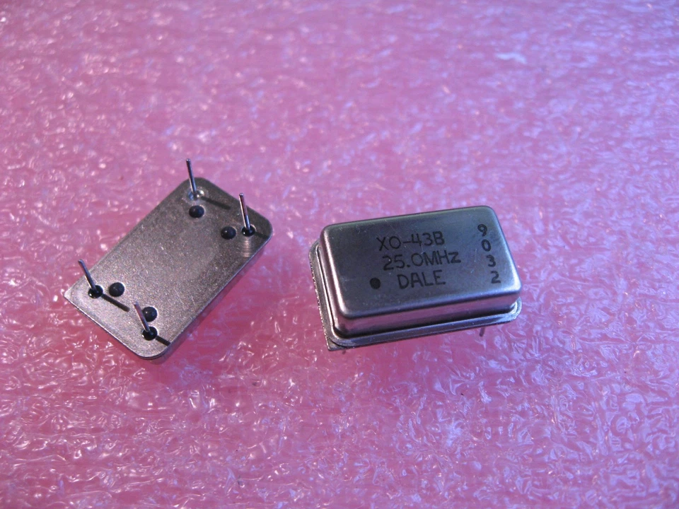 Oscilador de Cristal 25.0 MHz Dale XO-43B25.0MHZ - NOS Cantidad 2 Foto 1 de 1