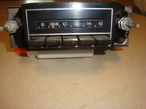 Delco AM Transistor Radio - Picture 1 of 6