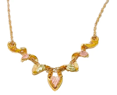 Collar Colgante Deslizante Black Hills Oro 10K Grandes Hojas Deslizables Vides Foto 1 de 4