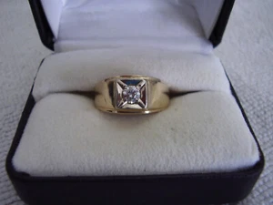 MENS 10K SOLID YELLOW GOLD .25 POINT DIAMOND SOLITAIRE RING NOT SCRAP - Picture 1 of 5