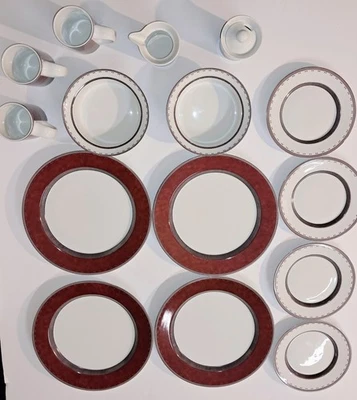 Juego de vajilla de 15 piezas Dansk Gridworks 4 platos y platillos, 2 cuencos, 3 tazas  Foto 1 de 4