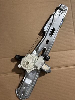 Regulador ventana puerta trasera derecha ford transit connect c08171 rh 2016 11203555 Foto 1 de 4