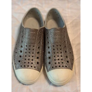 Native Rock Salt Pink Glitter Jefferson Shoes Big Kids Size 3 Slip On Play Beach - Picture 1 of 10