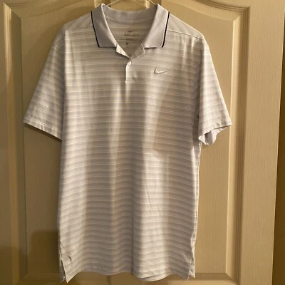 Camisa de golf Nike para hombre, talla pequeña, plateada o gris claro/blanca Foto 1 de 4