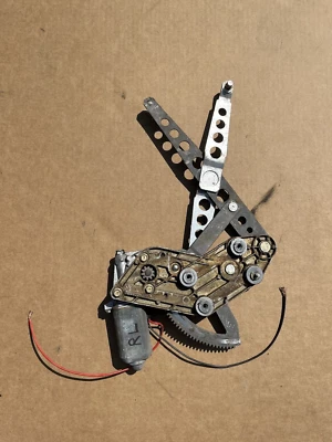 Regulador de ventana eléctrica trasero izquierdo para conductor Volvo 240 244 245 OEM compatible con 81-93 Foto 1 de 4