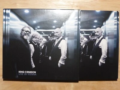 King Crimson -Live in Vienna December 2016 -3 CD-Set NEUWERTIG- The Court of... - Bild 1 von 4
