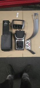 SUBARU IMPREZA STI HATCHBACK GRB CONTROLLER i DRIVE CENTRE CONSOLE AND ARM REST - Picture 1 of 5