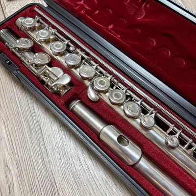 YAMAHA Silver Flute Body with Case Included Professional Concert Use - Image 1 of 4