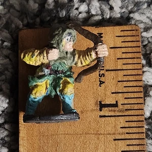 Figura de arquero miniatura de metal de 1"  - Imagen 1 de 3