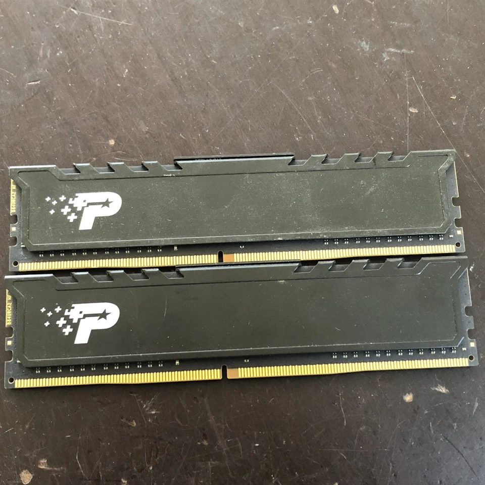 Patriot 16GB (2x8GB) PC4-21300 DDR4-2666 Heatsink Desktop RAM (PSP48G266681H1B) - Image 1 of 3