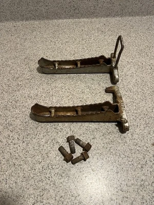 Kawasaki Tecate 4 1987 1988 KXF250 estriberas stock original Kxf 250 estriberas Foto 1 de 3