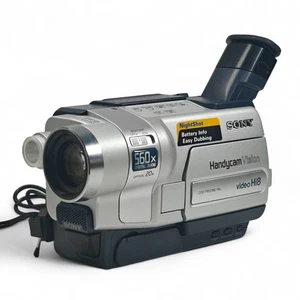 Sony Handycam CCD-TRV218E Camcorder Hi8 Tape 560x Night Vision Camera + Charger - Picture 1 of 9