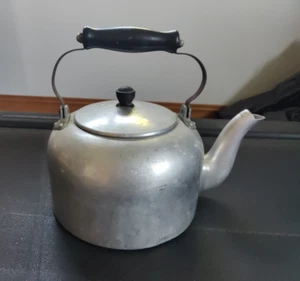 Vintage BEST MADE Large Aluminum Tea Kettle *Hard Water Buildup Inside* USA - Picture 1 of 6