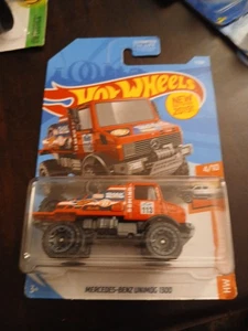 Hot Wheels rot Mercedes-Benz Unimog 1300 7/250 2019 HW Hot Trucks 4/10 - Bild 1 von 3