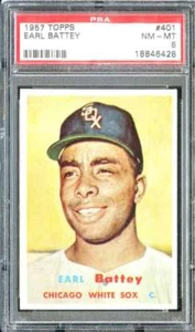 1957 TOPPS #401 EARL BATTEY PSA 8 (RC) WHITE SOX - Foto 1 di 2
