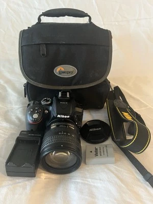 Nikon D3500 24.2MP with  18-70mm f/3.5-4.5 Camera - Black - Image 1 of 4