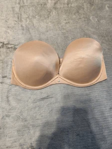 Victoria's Secret sehr sexy Gr. 34D beige trägerloser BH ohne Träger - Bild 1 von 3