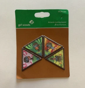 Girl Scouts Brownie Patches Journey Award Iron-On A World of Girls NUEVO Iron On - Imagen 1 de 4