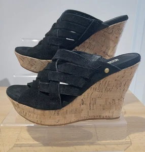 UGG schwarze Wildleder Keilabsatz Pantoletten Damen Gitter Leder hoher Korkabsatz Sandale Größe 6 - Bild 1 von 11