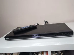 LG BD350 Lettore Blu-ray 1080p HDTV DVD Upscaling USB DivX HDMI USB - Foto 1 di 17