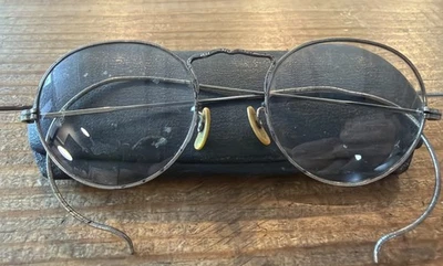 Óculos de leitura antigos vintage armação de arame lentes redondas com estojo MTL antigo - Imagem 1 de 4