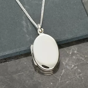 Medallón de imagen ovalada pulida de plata esterlina con grabado y cadena opcionales - Imagen 1 de 7