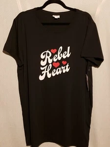 Nuevo con etiquetas LuLaRoe Liv T - XXL-2XL - Corazón rebelde negro/blanco/rojo - Imagen 1 de 5
