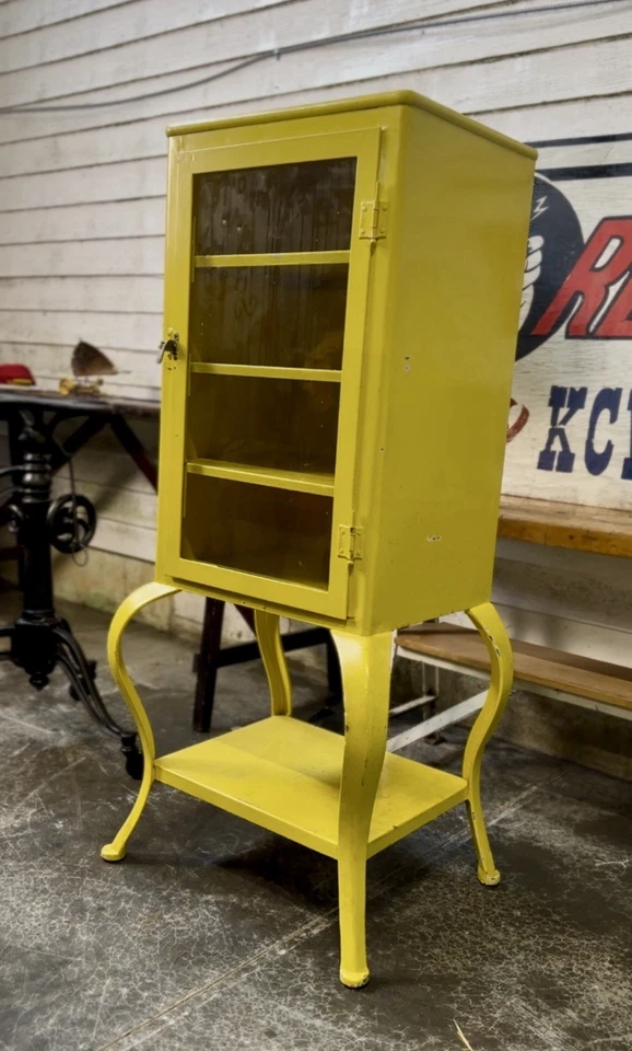 Antiguo gabinete médico cocina industrial dental rústico exhibición de entrada década de 1900 Foto 1 de 4