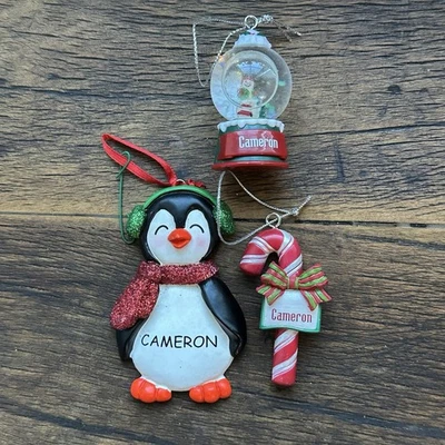 "Cameron" 个性化圣诞装饰品 3 件装企鹅、雪人、糖果 — 第 1/4 张图片