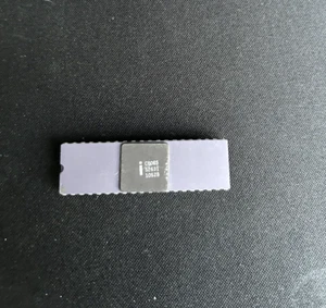 Extrêmement rare processeur Intel C8085 - Céramique violette - Semaine 44 / 1977 - Début 8 bits - Photo 1/3