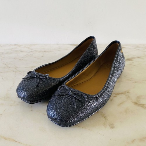 Ballerine ballerine TORY BURCH in pelle blu metallizzato tinta unita con fiocco accento US 7 5